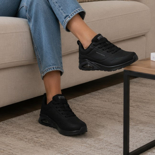 Skechers all black