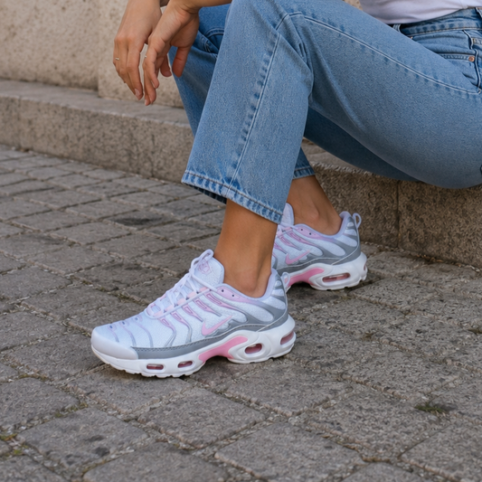 Nike tn white pink